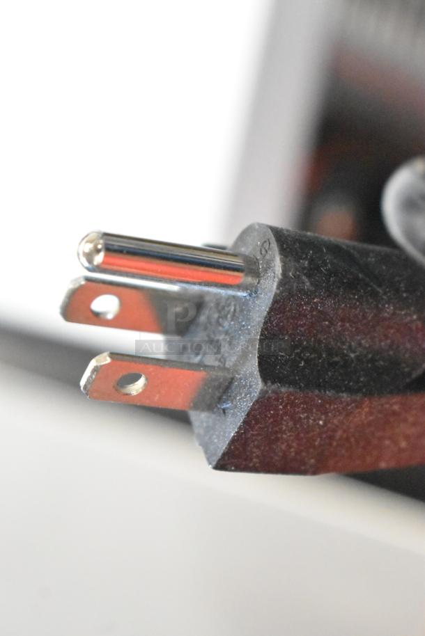 Power plug close-up of an Avantco 194MCF430A commercial ice machine, 115V, new condition.