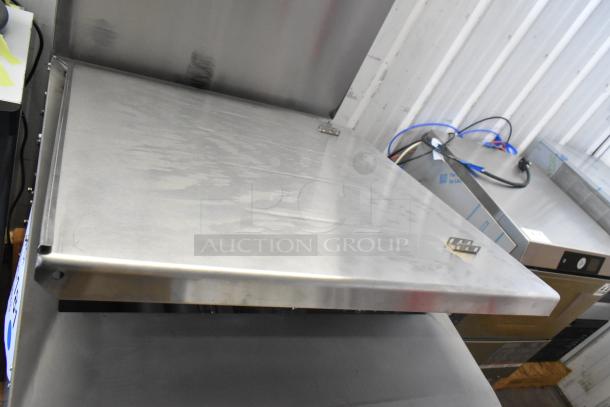 Brand new Avantco 177FBF2624NG stainless steel fryer; natural gas, 150-170 lb capacity, flat bottom, 120,000 BTU, minor scratch.