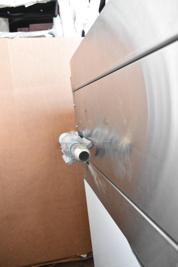 Brand new 2023 CPG 351RCPG36NL 6-burner gas range, stainless steel, visible connector. Scratch and dent condition. 132,000 BTU.