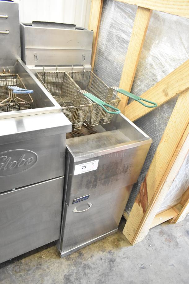 2017 Pitco Frialator stainless steel fryer, natural gas, 90,000 BTU, with 2 metal fry baskets, commercial floor style.