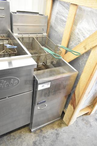 2017 Pitco Frialator stainless steel fryer, natural gas, 90,000 BTU, with 2 metal fry baskets, commercial floor style.