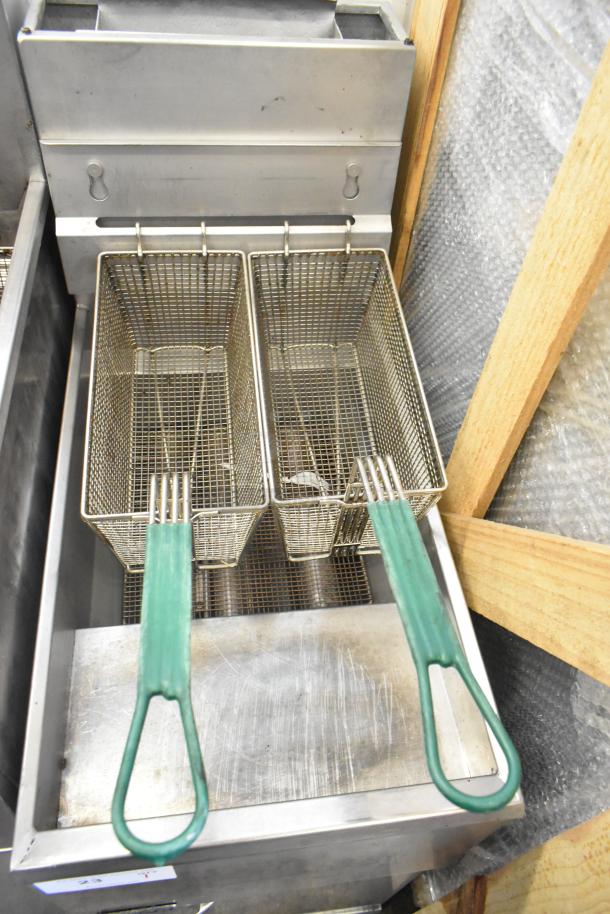 2017 Pitco Frialator stainless steel deep fryer, natural gas, 90,000 BTU, with 2 metal fry baskets, commercial use.