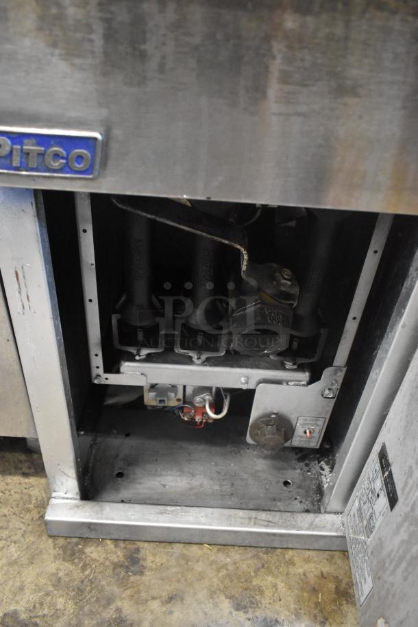 2017 Pitco Frialator stainless steel natural gas deep fryer, 90,000 BTU, includes 2 metal fry baskets, visible branding.
