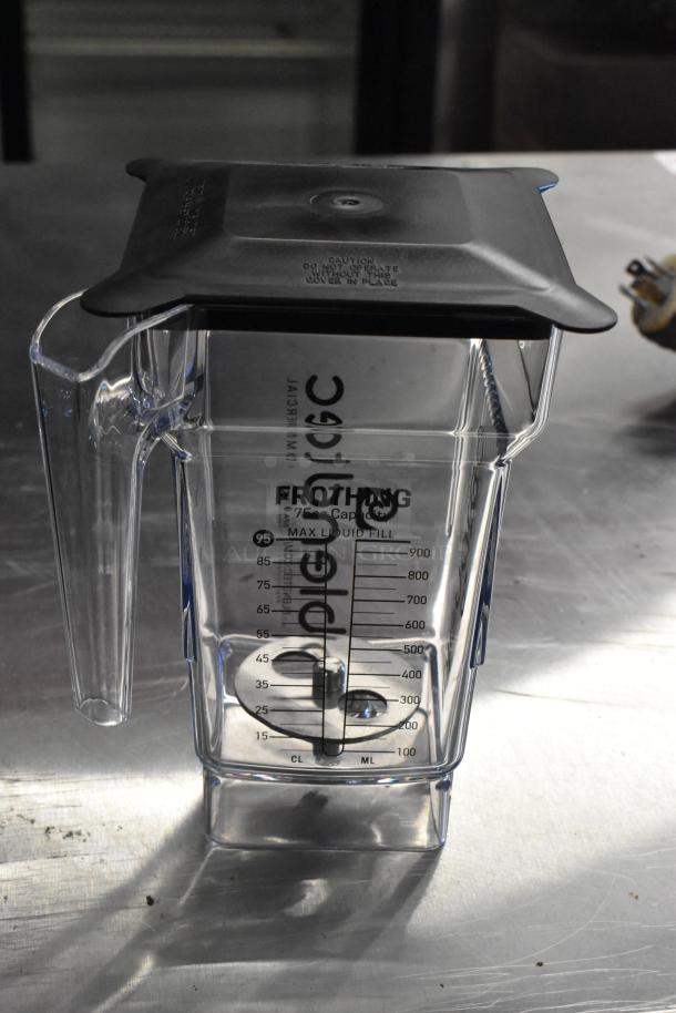 BRAND NEW Blendtec FourSide 40-611-60 75 oz. clear frothing jar with hard lid, scratch and dent, visible measurement markings.