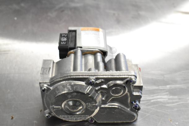 3 brand new VR8204A2837 gas control valves, scratch and dent condition, labels indicate PV, MV, and KN settings.