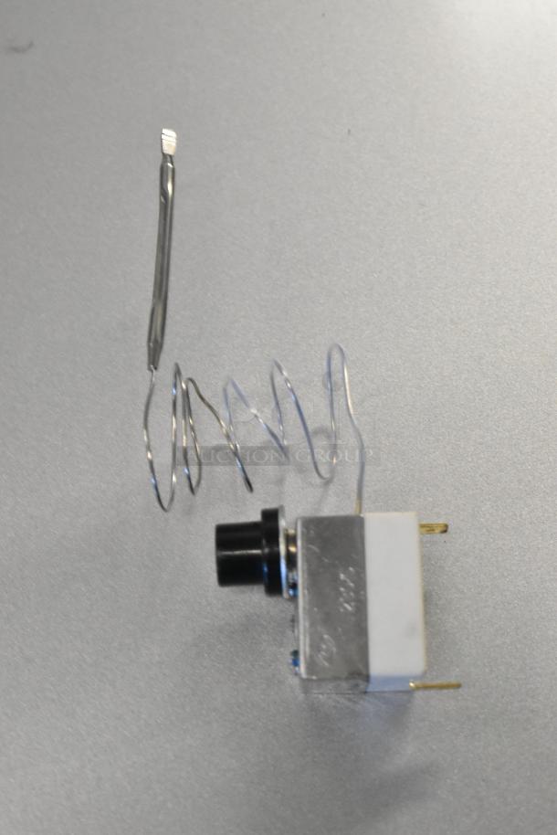 Globe U00577 Hi Limit Thermostat, thermal cutout for PF, CPF, GPC series, new condition, switch visible.