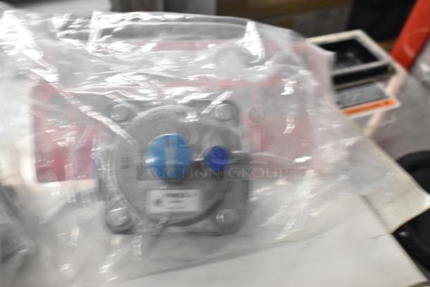 Three brand new Hoshizaki SP-5676 Kms Thermostat kits with bulb holder, slightly scratched and dented, sealed in packaging.