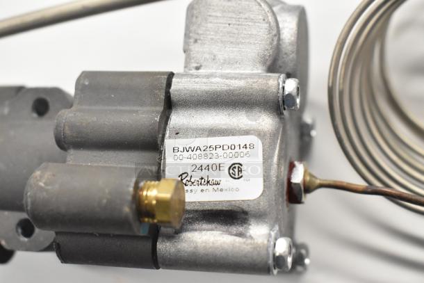Hoshizaki SP-5676 Kms Thermostat with bulb holder kit, new with minor scratches. Label: BJWA25PD0148, CSA certified.