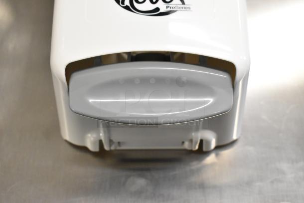 Novo White Foam Hand Soap/Sanitizer Dispenser, 33.8 fl. oz., model 147NFMNDSPGY, scratch and dent condition.