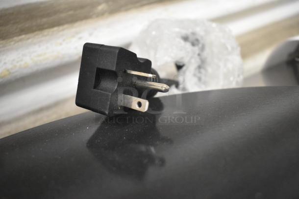 BRAND NEW Carnival King 382TCM16DBL Stainless Steel 16" Dual Non-Stick Crepe Maker, 208/240 Volts, close-up of plug.