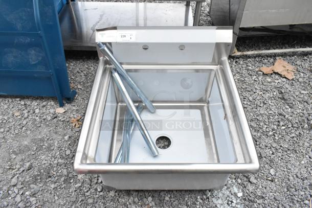 Brand new Steelton 522CS12424 18-gauge stainless steel commercial sink, 24"x24"x12" bowl, scratch and dent condition.