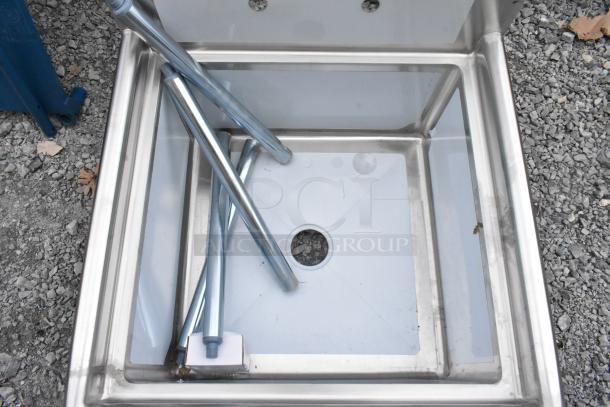 BRAND NEW Steelton 522CS12424 stainless steel commercial sink, one compartment, 24"x24"x12" bowl, scratch and dent.