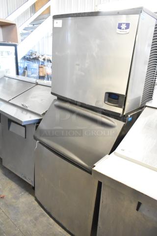 Manitowoc IY1004A-261 Stainless Steel Commercial Ice Head on Manitowoc B570 Commercial Ice Bin. 208-230 Volts, 1 Phase. - Item #1217677