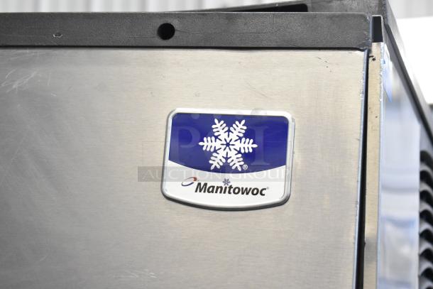 Manitowoc IY1004A-261 stainless steel ice head, Manitowoc logo visible. Fits Manitowoc B570 bin, 208-230V, 1 phase.
