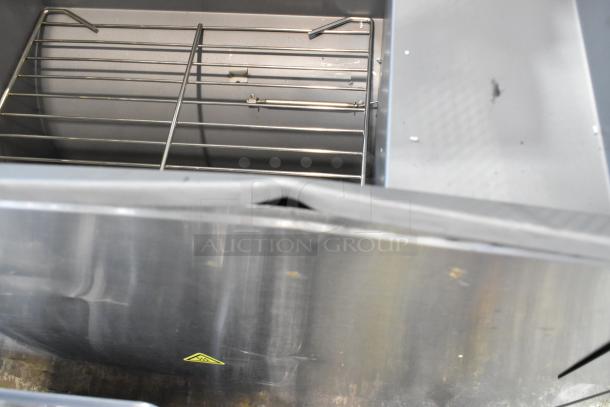 Brand new Cooking Performance Group 351FFOP40N stainless steel fryer. Scratch and dent condition, 40 lb. capacity, 90,000 BTU.