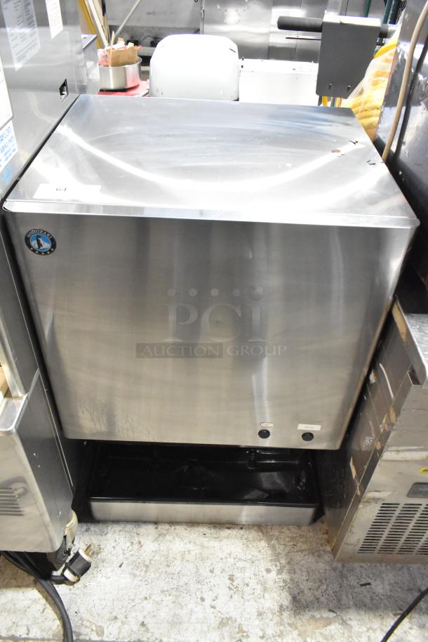 Hoshizaki DCM-500BAH stainless steel countertop water and nugget ice dispenser. Features 618 lb capacity, 40 lb storage.