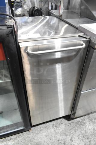2021 Scotsman CU50GA-1C Stainless Steel Commercial Self Contained Ice Machine. 115 Volts, 1 Phase. - Item #1201140