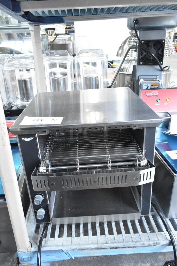 BRAND NEW SCRATCH AND DENT! Vollrath JT1H CT2H-120250 stainless steel conveyor toaster, 120V, 1-phase, 2.5" opening.