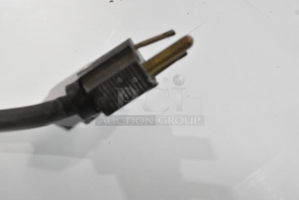 The image shows a power plug for the Bloomfield 8571 commercial coffee machine.