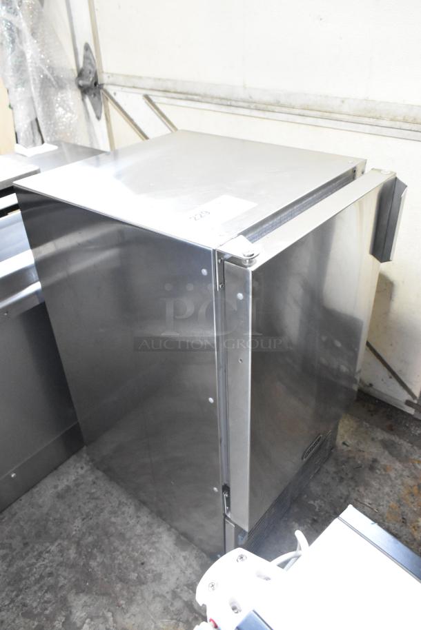 2019 Whynter MIM-14231SS stainless steel undercounter ice machine, self-contained, 115V, 1 phase, pristine condition.