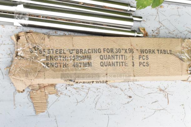 BRAND NEW Regency 600ST3096L stainless steel table with a single bay sink, scratch and dent condition. Box text indicates bracing for 30"x96" work table.