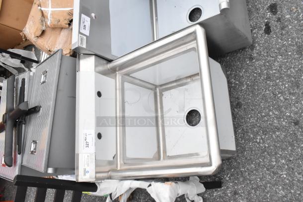 Brand new Steelton 522CS11818N commercial sink, 18-gauge stainless steel, 18"x18"x12" bowl, no legs, scratch and dent condition.