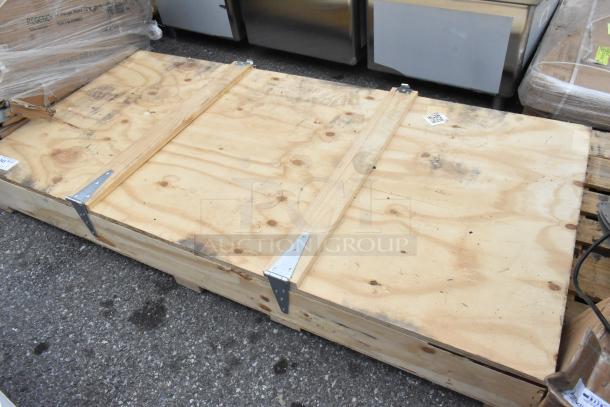 Brand new Hussmann 0522314 door in wooden crate. Sealed and secured with metal brackets. Ideal for commercial use.