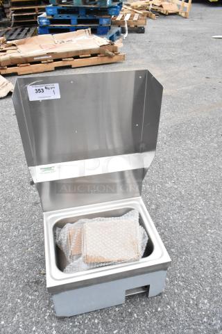 Brand new Regency 600HS17KSPT 17" x 15" wall-mounted hand sink with knee-operated valve, scratch and dent condition.