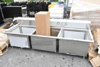 BRAN NEW Regency 600S32424 16 Gauge Stainless Steel Three Compartment Commercial Sink, 24"x24"x14" Bowls, scratch and dent.