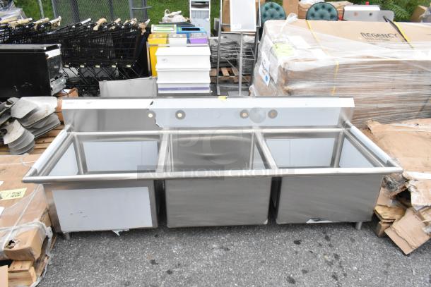 BRAN NEW SCRATCH AND DENT! Regency 600S32424 stainless steel commercial sink with three 24"x24"x14" bowls.