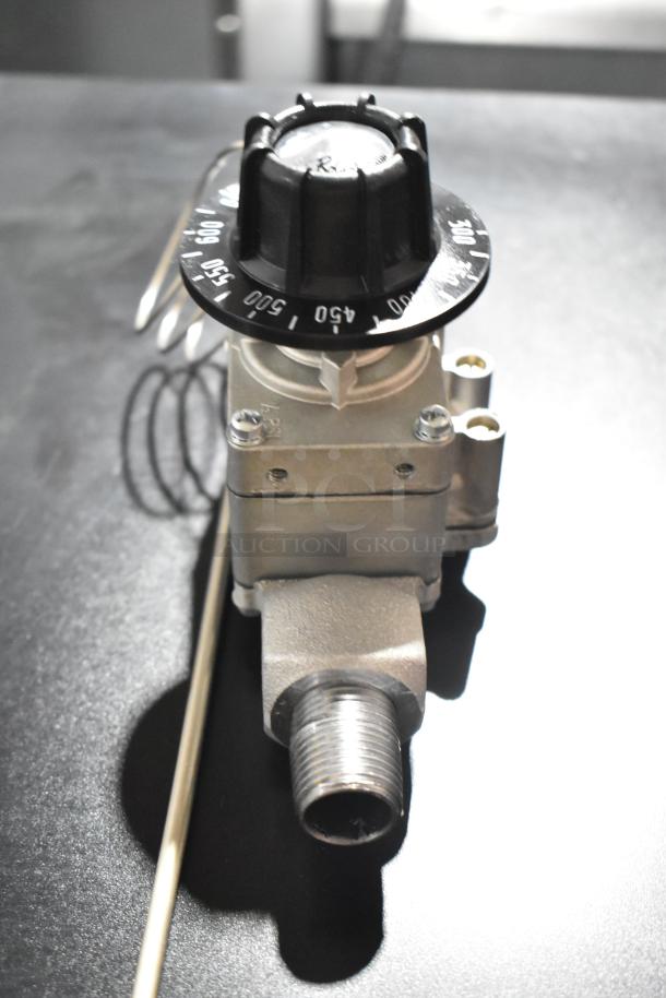 BRAND NEW Blodgett BL11527 Thermostat with minor scratches, featuring a black dial and metal housing. Model 11527 visible.