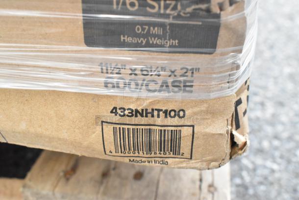 Cardboard box labeled "1/6 Size, 0.7 Mil, Heavy Weight, 600/CASE, Made in India, 433NHT100." Contains new take-out items.