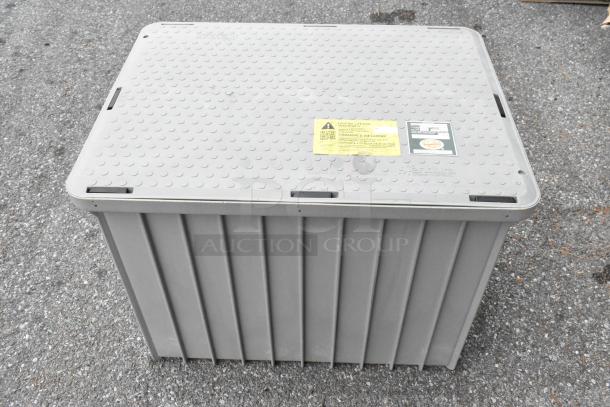 BRAND NEW Endura 3950A03 grease trap, 100 lb. capacity, 50 GPM, 3" hub, minor scratches. Lifetime warranty visible on sticker.