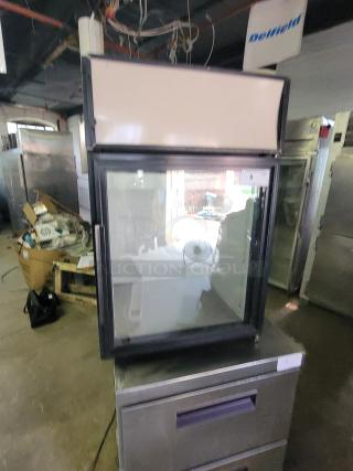 True GDM-05 countertop merchandiser refrigerator, glass door, black trim, good condition, ideal for cafes and delis.
