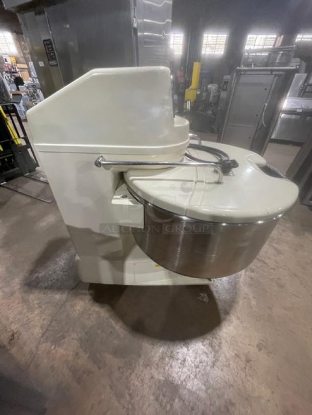 Excelsior XL125B spiral bagel mixer, heavy-duty, electric-powered, with stainless steel bowl, spiral hook, 208V 3-phase.