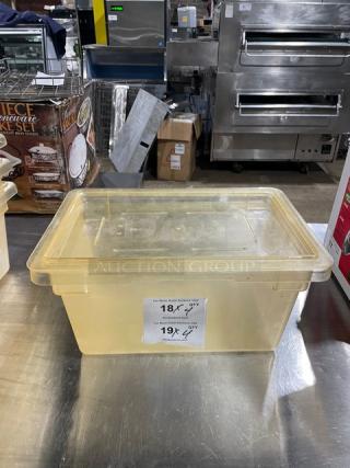 Cambro clear food storage container with lid, commercial-grade, visible size label. Ideal for efficient food storage.