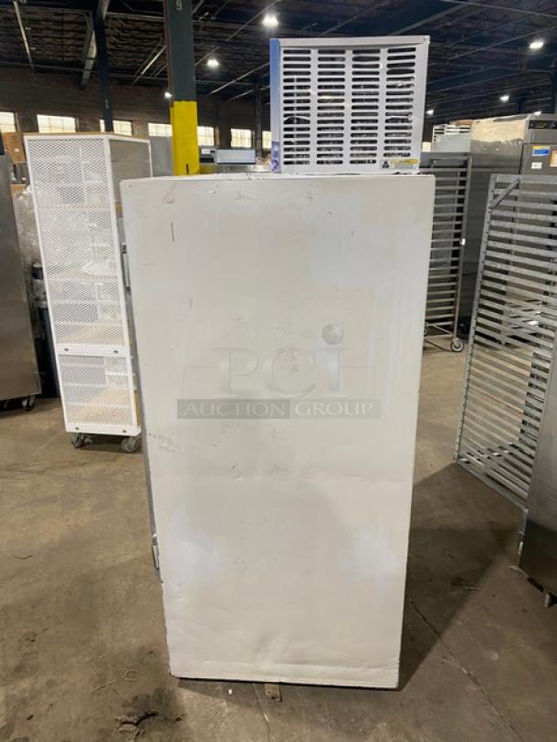 Leer Commercial Ice Merchandiser Freezer, Model 301UC25MG, single glass swing door, 115V, white, indoor use.
