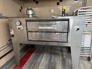 Nice! Bakers Pride Commercial Stainless Steel Natural Gas Powered 4 Pie Single-Stack Pizza Deck Oven! With Thermostatic Control! With Legs! Working When Removed! - Item #1202285