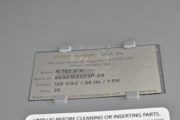 Label of Robot Coupe R702V.V food processor; Model: R702V.V, Serial: 8690169503P-09, 120 VAC, 60 Hz, 1 PH, 20 Amp.