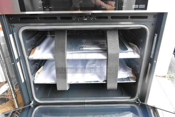 KoolMore KM-WO30D-SS stainless steel double-unit wall oven, new condition, 5 cu. ft., convection, 120/240V, 1 phase.