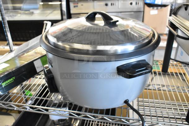 Brand new Avantco 177RCB60 60 cup electric rice cooker/warmer with removable lid, 120 volts, scratch and dent condition.
