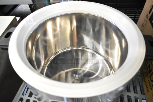 BRAND NEW Emperor's Select 478ESC100SS, 100-Cup Insulated Sushi Rice Container, stainless steel, slight scratch and dent.