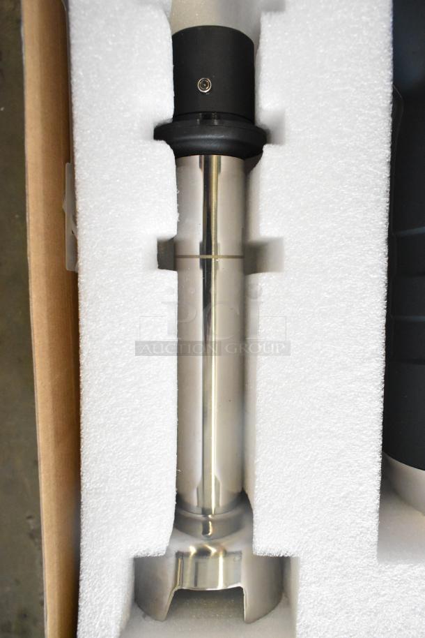 Brand new AvaMix 928IBMD10 immersion blender in packaging, 10", medium-duty, variable speed, 120V, no visible scratches or dents.