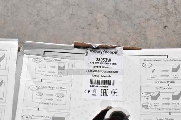 4 brand new Robot Coupe food processor blades in box. Includes models 28059W grater, 28053W julienne, 28112W dicer, 28065W slicer. Box slightly dented.