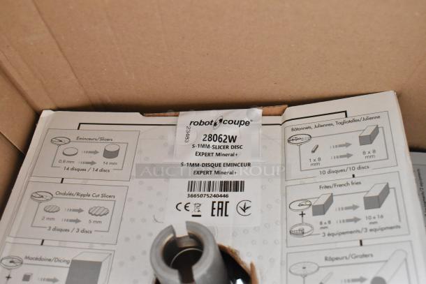 14 brand new Robot Coupe food processor blades with various models including 28062W. Scratch and dent condition.
