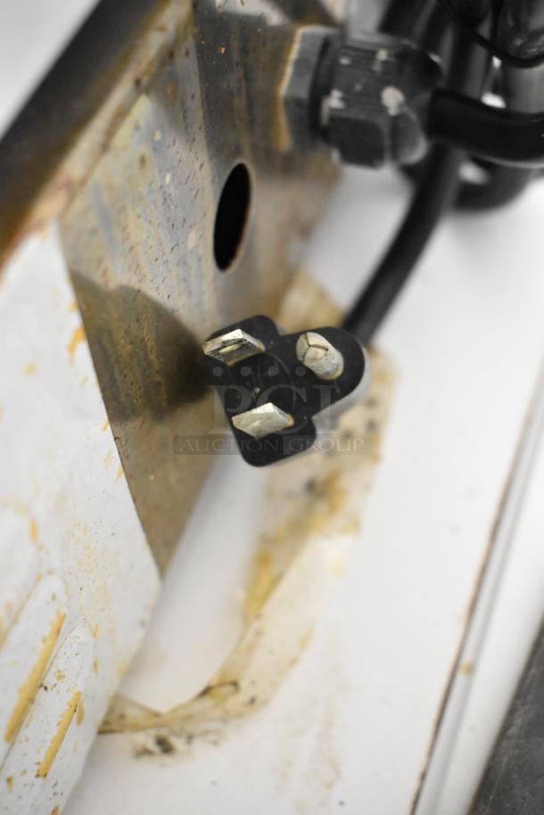 Cecilware ELG-1F electric griddle plug and connection, visible wear, 120 volts, 1 phase.