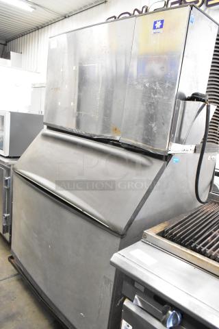 Manitowoc SY1405W Stainless Steel Commercial Ice Machine Head on B970 Commercial Ice Bin. 208-230 Volts, 1 Phase. - Item #1204518