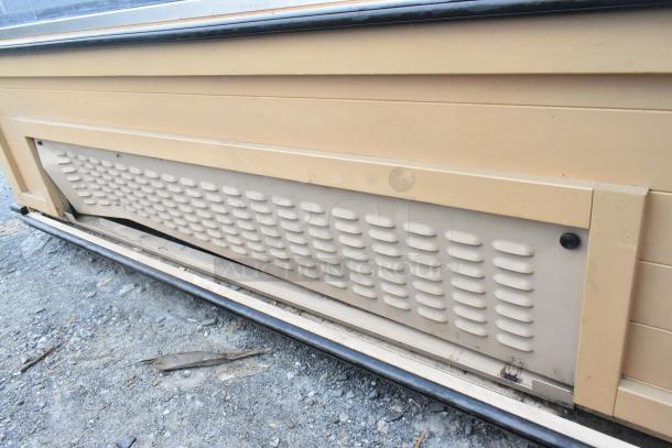 Killion PFW-74-43-48-V-N-MOBILE metal merchandiser. Beige finish, open design. 208/230V, 1 Phase. Used condition.