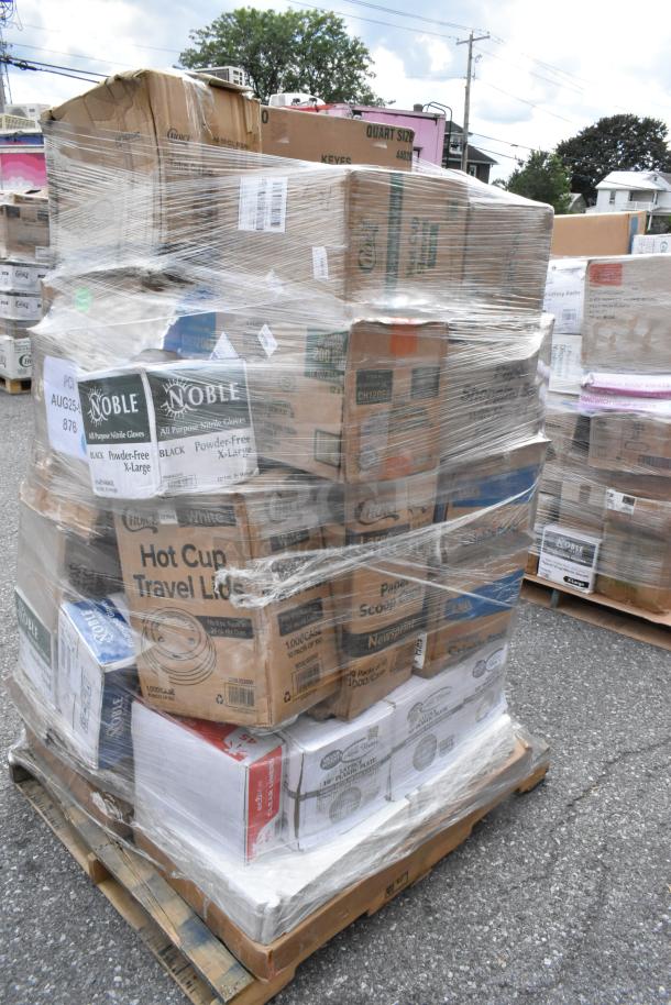 Pallet of 37 brand new scratch and dent items includes pizza boxes, cookie bags, cups, containers, napkins, lids.