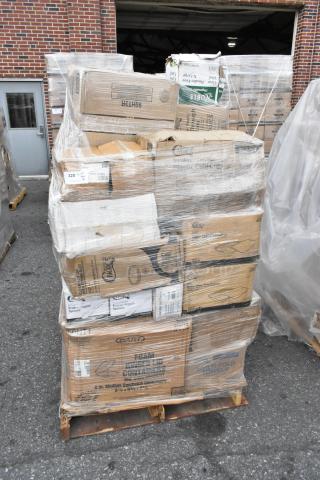Large pallet of mixed catering supplies, including insulated containers and disposable utensils. Items new with minor dents.